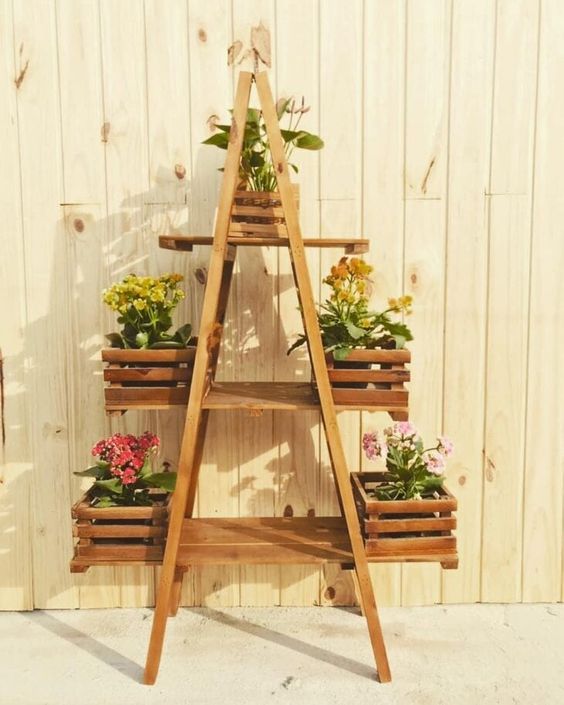 ideas con escaleras de madera al jardin 5