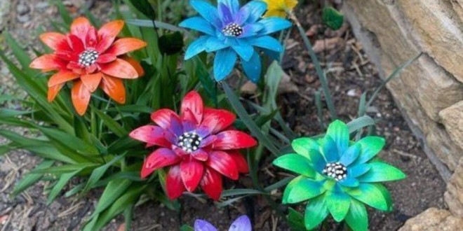 decora tu jardin con flores de plastico 11