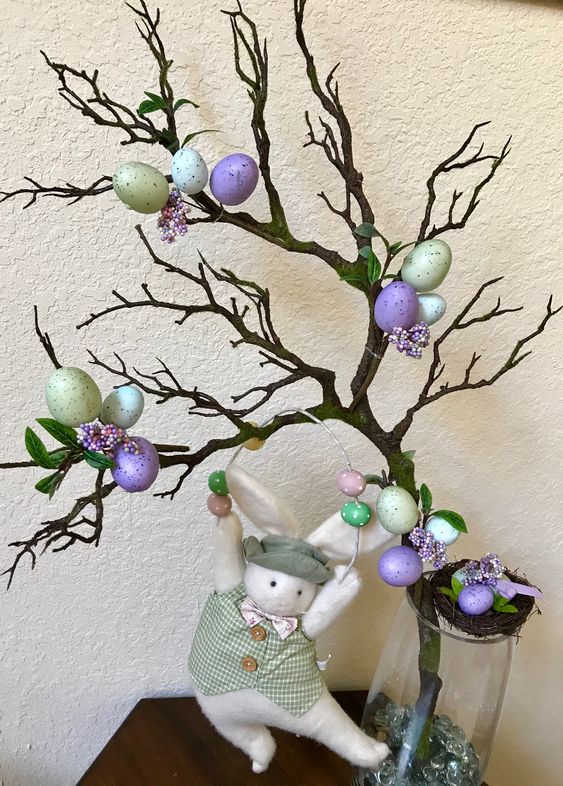 decoracion de pascua con ramas de arboles huevos 1