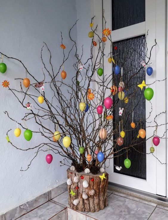 decoracion de pascua con ramas de arboles huevos 3