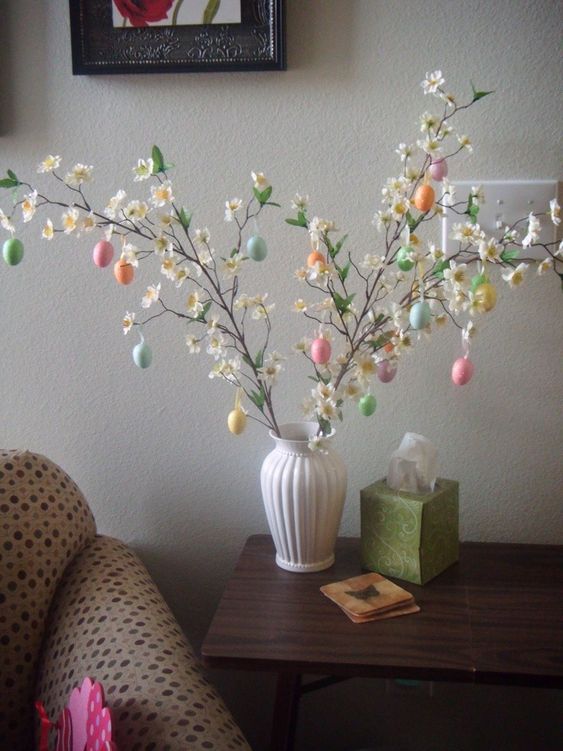 decoracion de pascua con ramas de arboles huevos 5