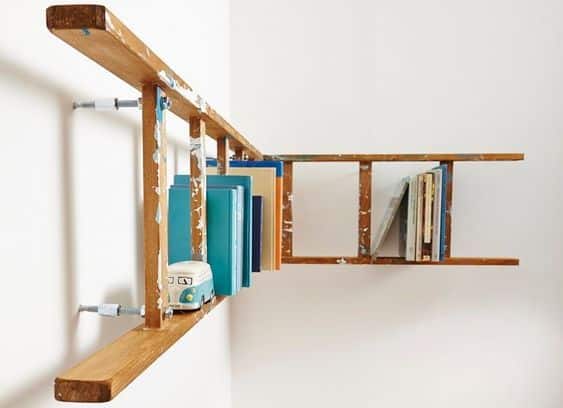 estantes hechos con escaleras de madera 1