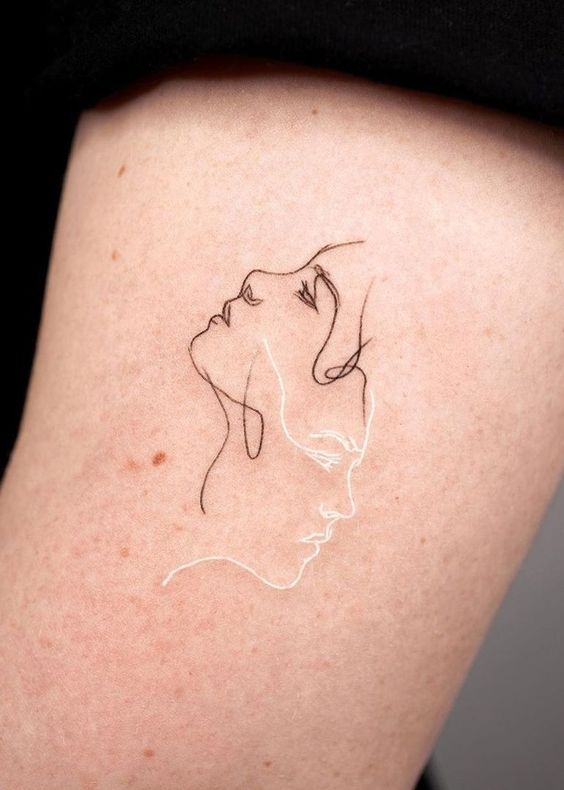 ideas de tatuajes blancos para mujeres 6